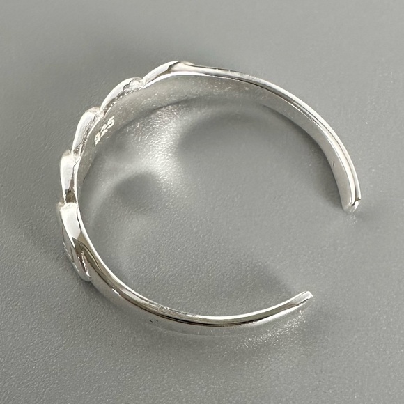 Sterling Silver Adjustable Leaf Toe Ring - Picture 9 of 9